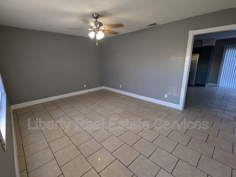 Hinesville House: 599 Olive St