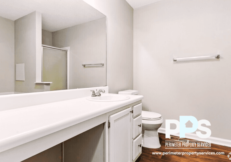 Dallas House: 350 WI Pkwy