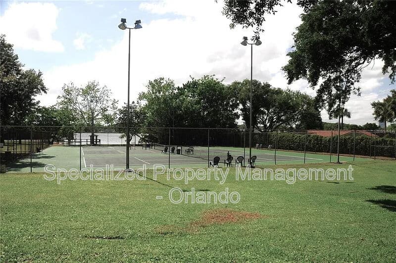 Altamonte Springs Townhome: 685 Scarlet Oak Cir