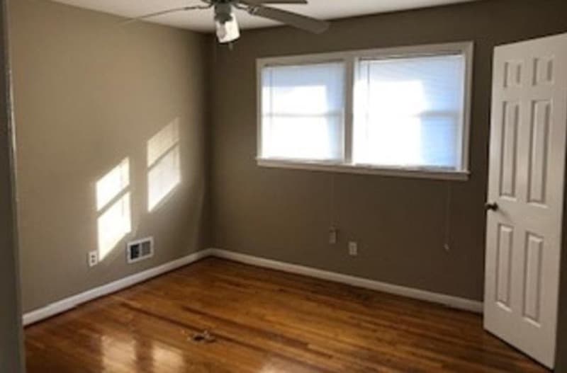Columbia House: 304 Hickory Ridge Drive