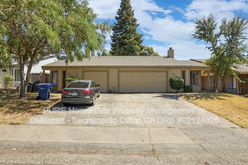 Fair Oaks House: 8128 Deseret Ave