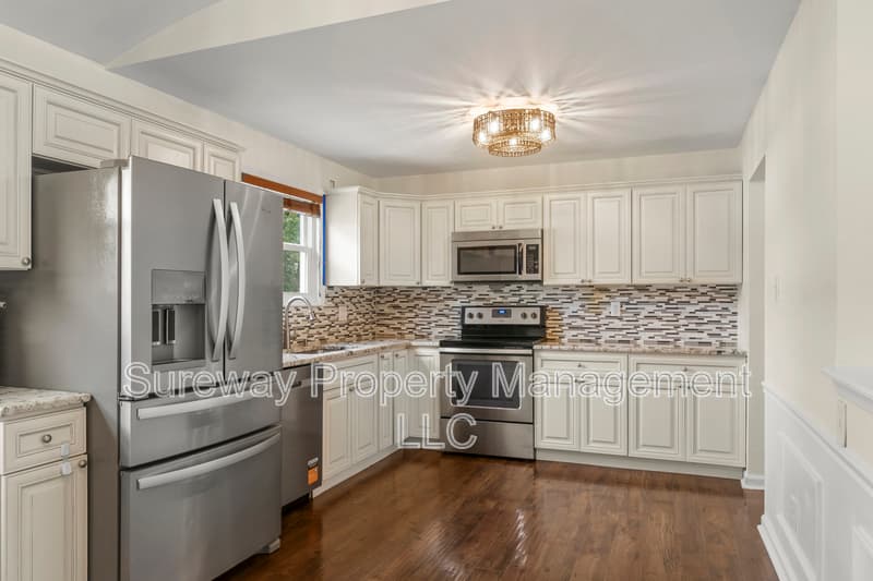 Browns Mills House: 211 California Trail