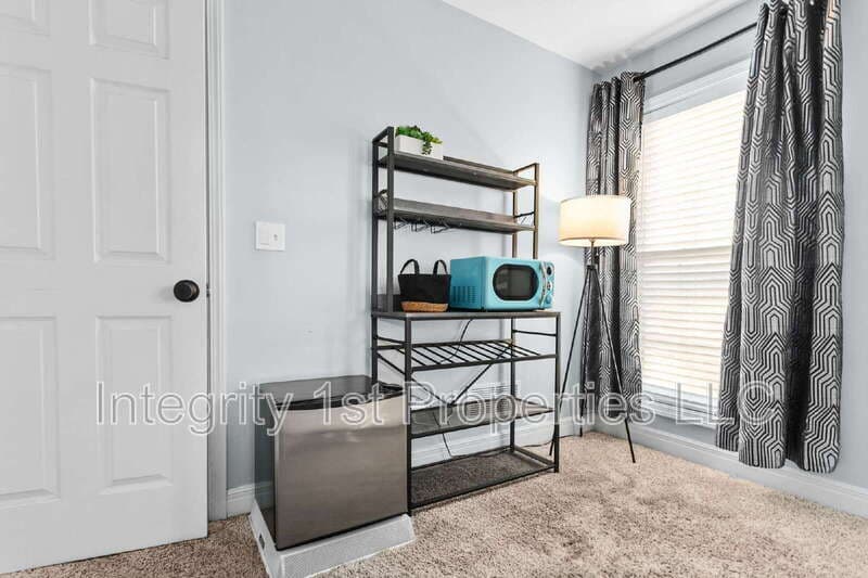 Shawnee House: 11221 West 59th Terrace