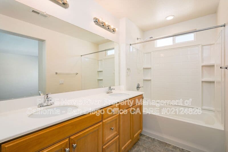 Chula Vista House: 1435 Claude Lane