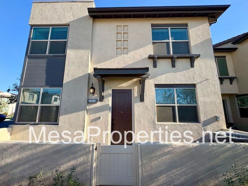 Ontario House: 4130 E. Malagon Privado