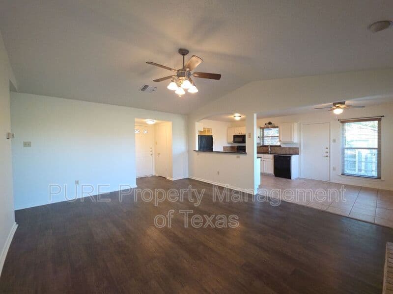 Elgin House: 304 McClendon Dr