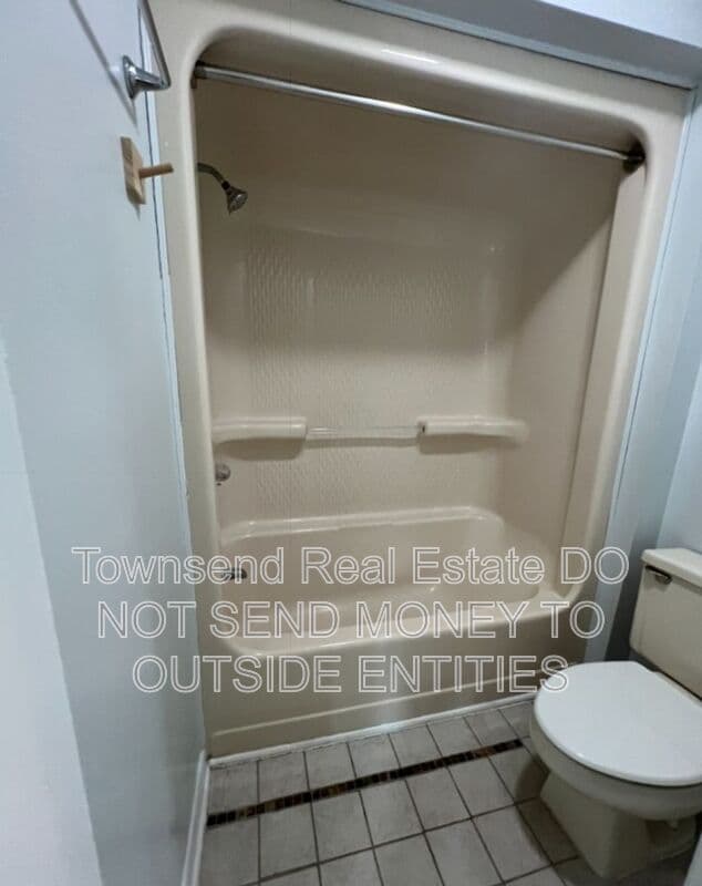 Fayetteville House: 501 Cypress Trace Drive