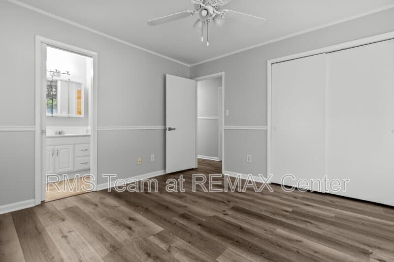 Snellville House: 1834 Dogwood Ct