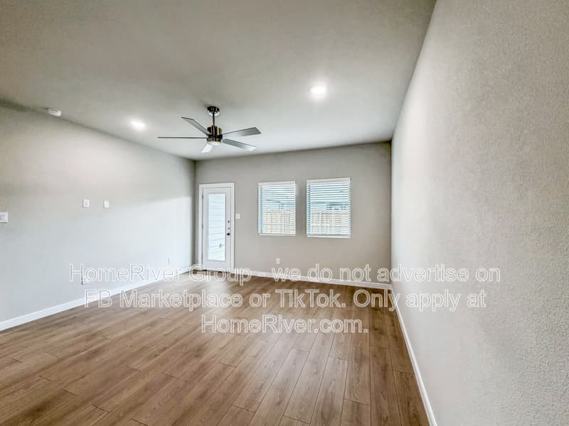 Mckinney House: 806 Knox River Dr
