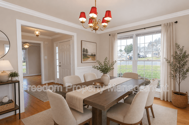 Warrenton House: 80 Brookshire Dr