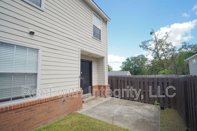 Tallahassee House: 859-1 W Brevard St