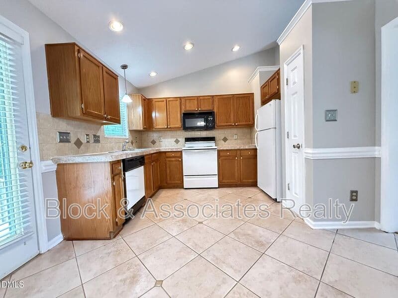 Wake Forest House: 610 E Jones Avenue