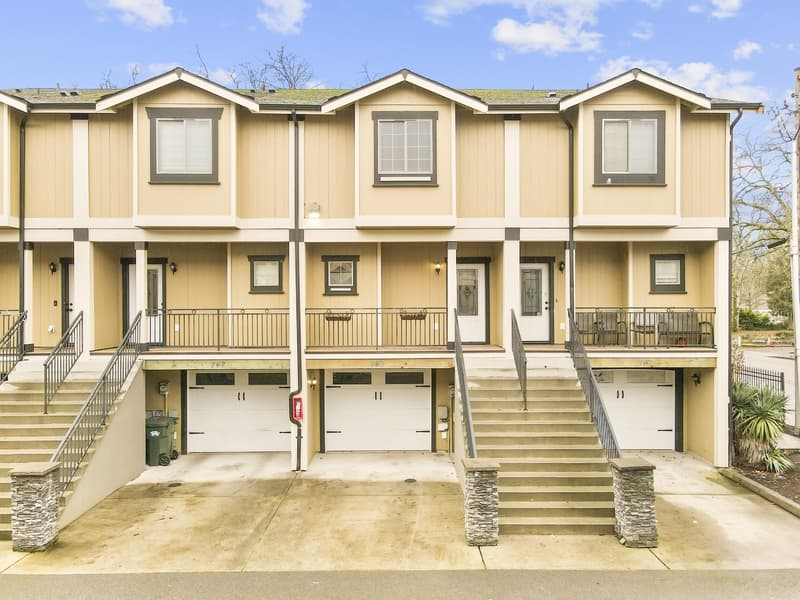 Lakewood Condo: Gravelly Lake Townhomes 8911 Gravelly Lake Dr SW - 146