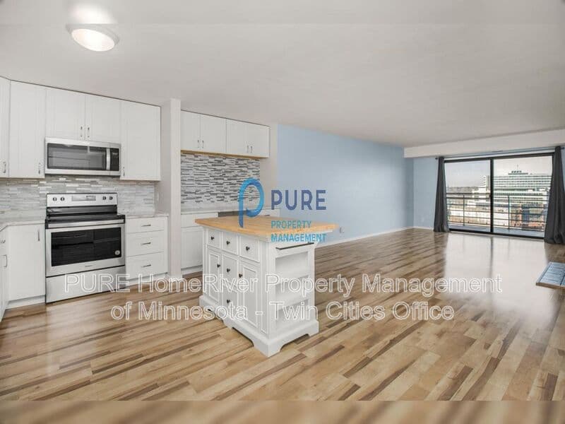 Saint Paul Condo: 26 10th St W