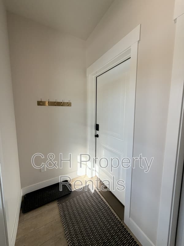 Billings Condo: 6105 Elysian Road, Unit 101