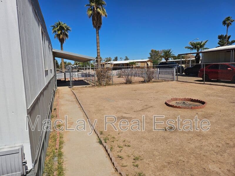 Casa Grande House: 1113 W. Corinthian Circle