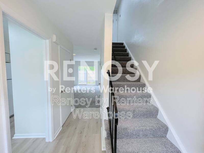 Virginia Beach House: 870 Elizabeth Court