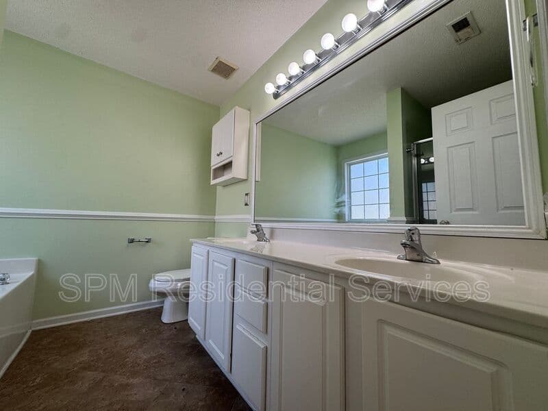 Leland House: 9837 N. Olde Towne Wynd SE