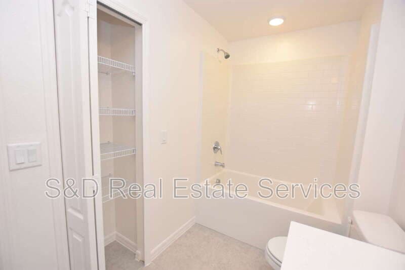 Lakeland House: 3913 Academia Ave.