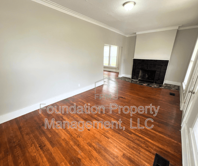 Memphis House: 701 East Alston Avenue
