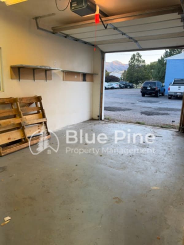 Pocatello House: 439 East Wyeth Street