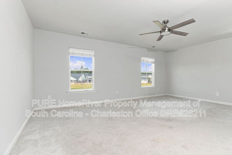 Summerville House: 476 Richfield Way