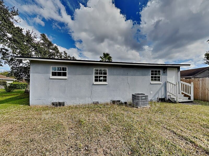 Winter Garden House: 502 Dunbar Ave