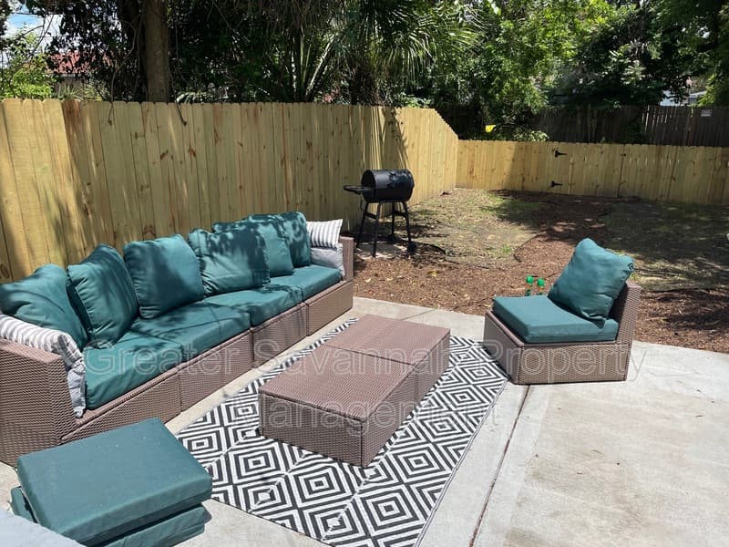 Savannah House: 626 East Waldburg Street