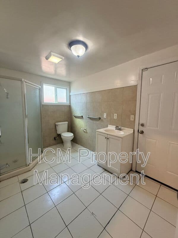 Long Beach House: 2605 E. Washington St.