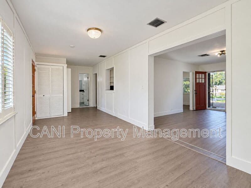 Altamonte Springs House: 450 Forest Lake Drive