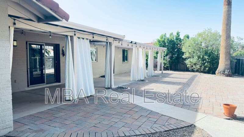 Tempe House: 7740 S Terrace Rd