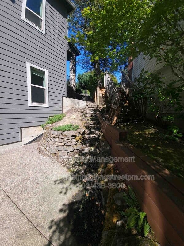 Portland House: 9739 NW Henry Ct
