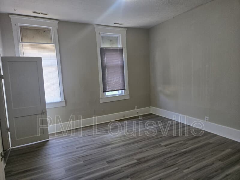 Louisville House: 451 N 25th St MK