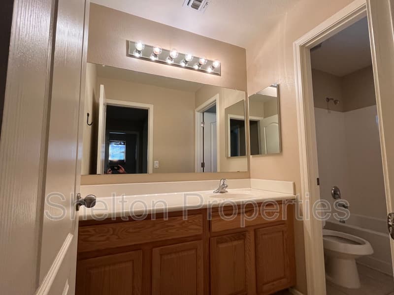 Buckeye House: 2958 N Clanton St