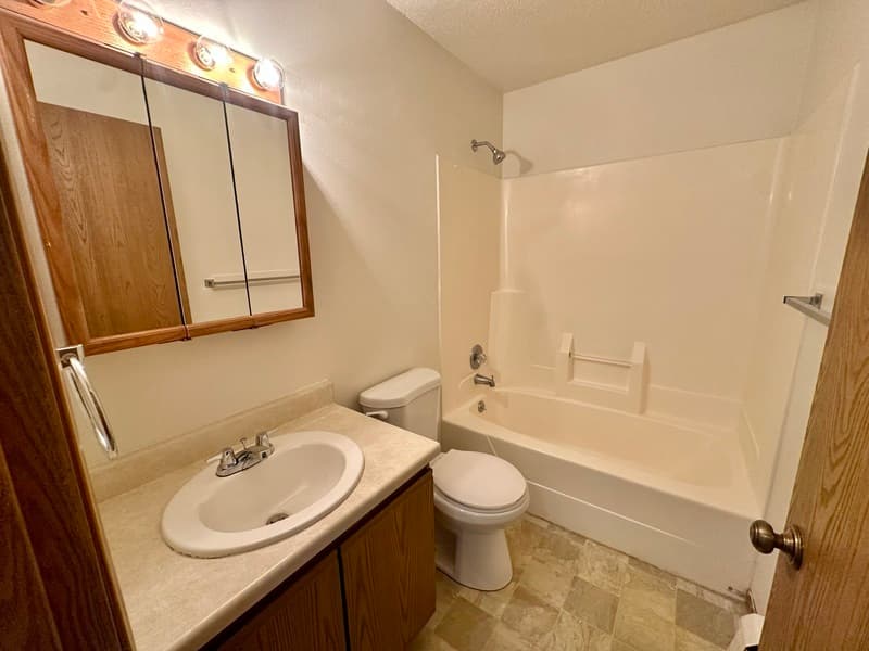 Marion Condo: 2461 5th Ave