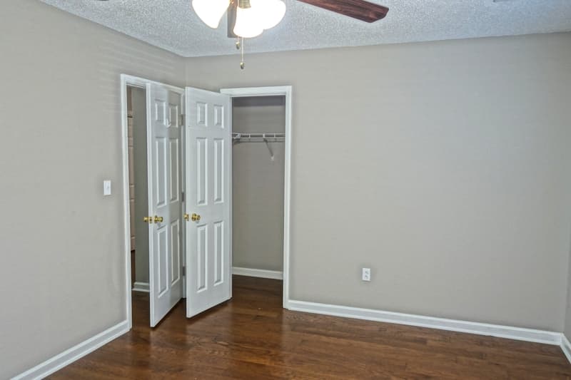 Huntsville House: 1705 Toll Gate Road SE