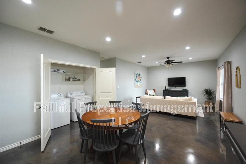 Lindale Condo: 14221 CR 452 2