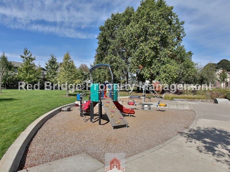 Wilsonville Townhome: 28520 SW Paris Ave