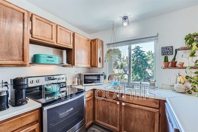 Westminster House: 11516 West 102nd Place