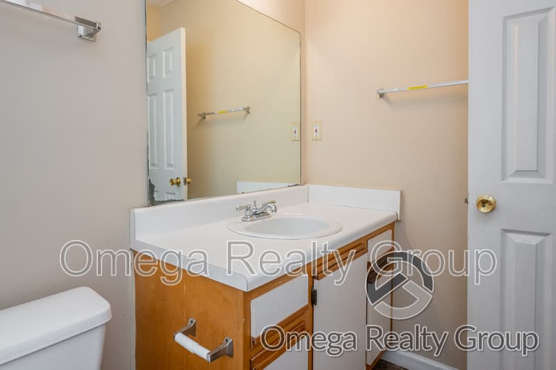 Jemison Condo: 156 Patton St W