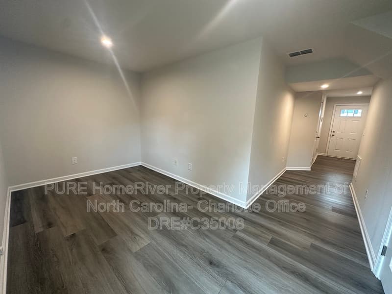 Charlotte House: 2019 Langer St