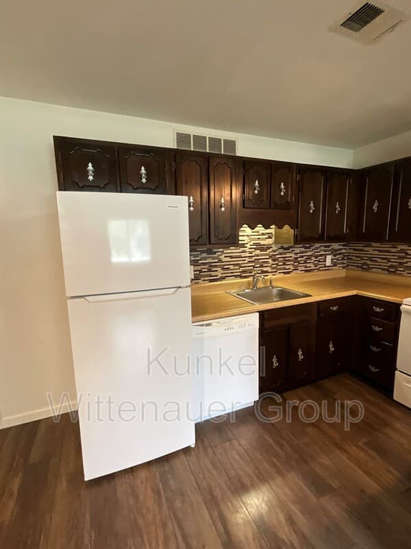 O'Fallon Condo: 435-5 Ponderosa Ave