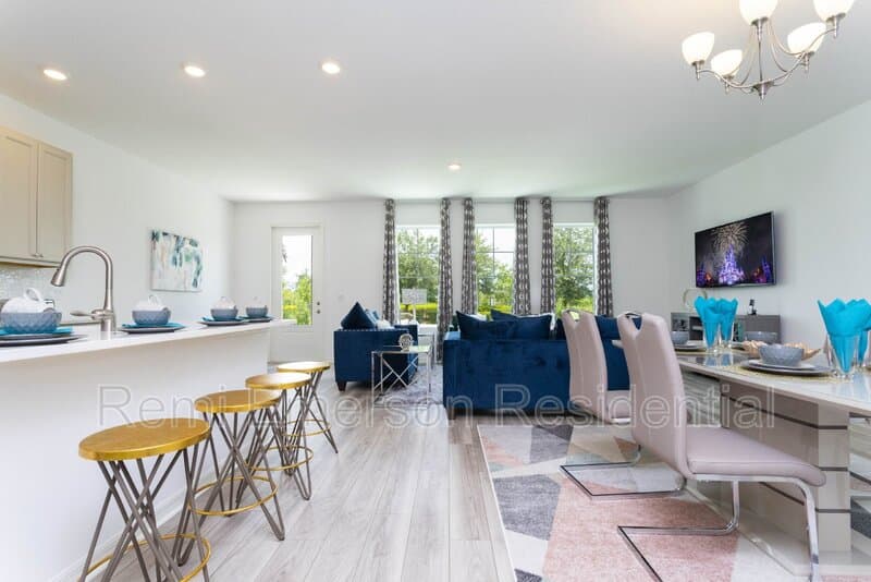 Davenport Townhome: 624 Benoi Drive