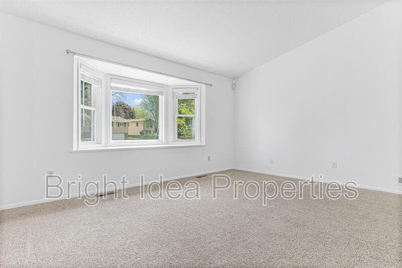 Woodbury House: 1716 Evergreen Drive