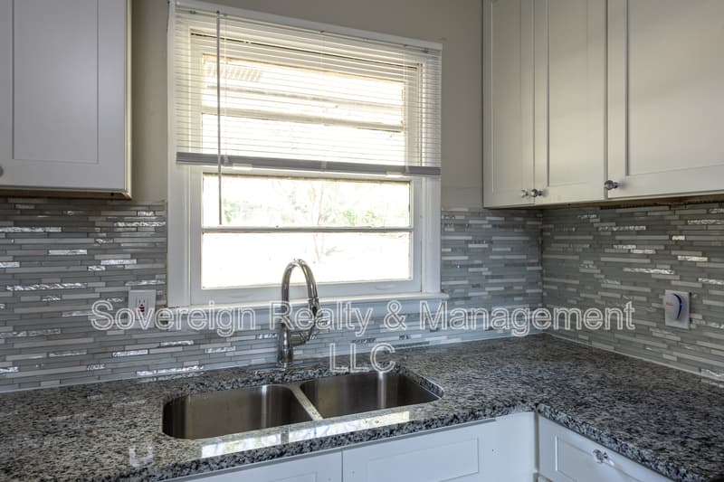 Atlanta House: 1891 Goddard St SE