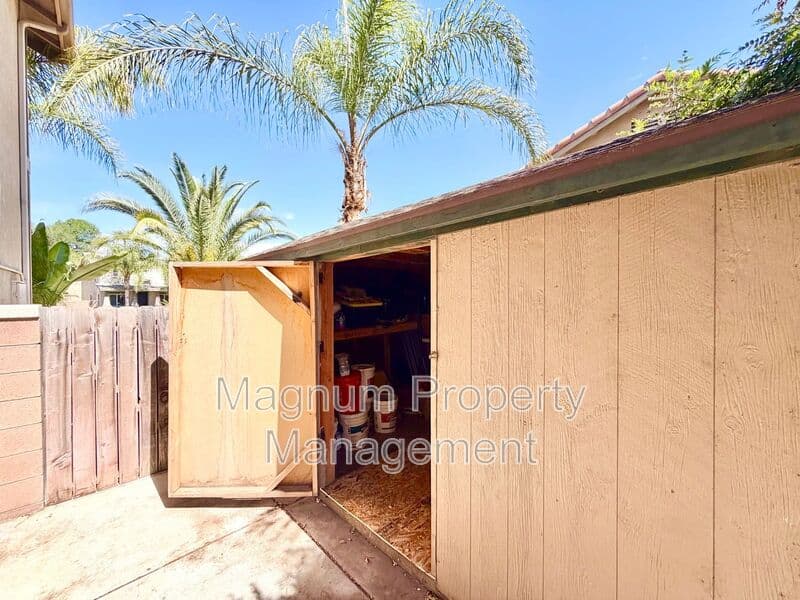 Menifee House: 33602 Magnetite St.