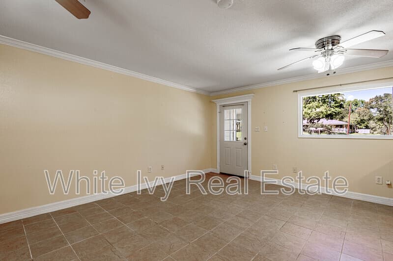 Riverside Condo: 4 Rainbow Drive