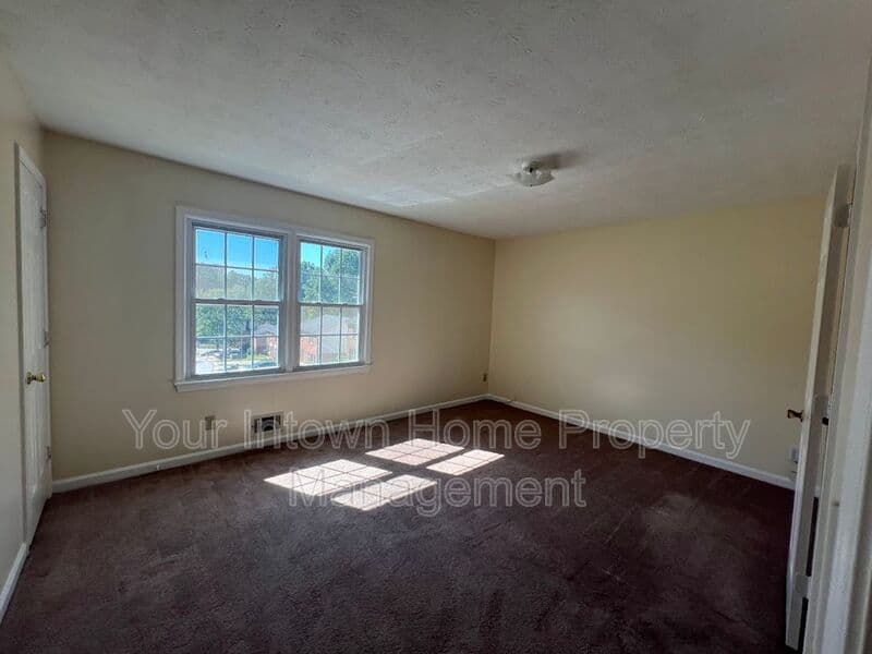 Stone Mountain House: 5291 Ridge Forest Dr.