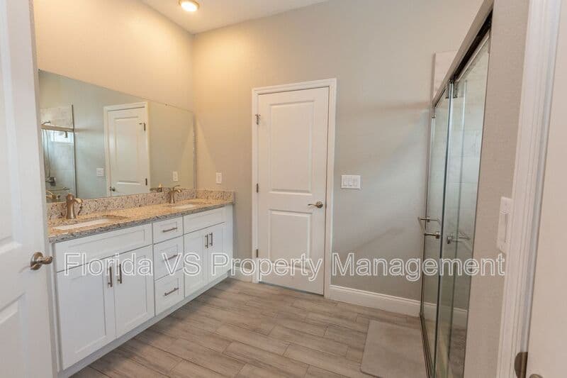 Poinciana House: 217 Fig Ct