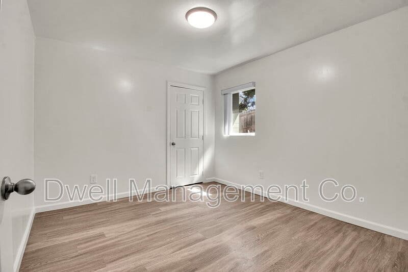 Spring Valley House: 9105 Rosedale Dr